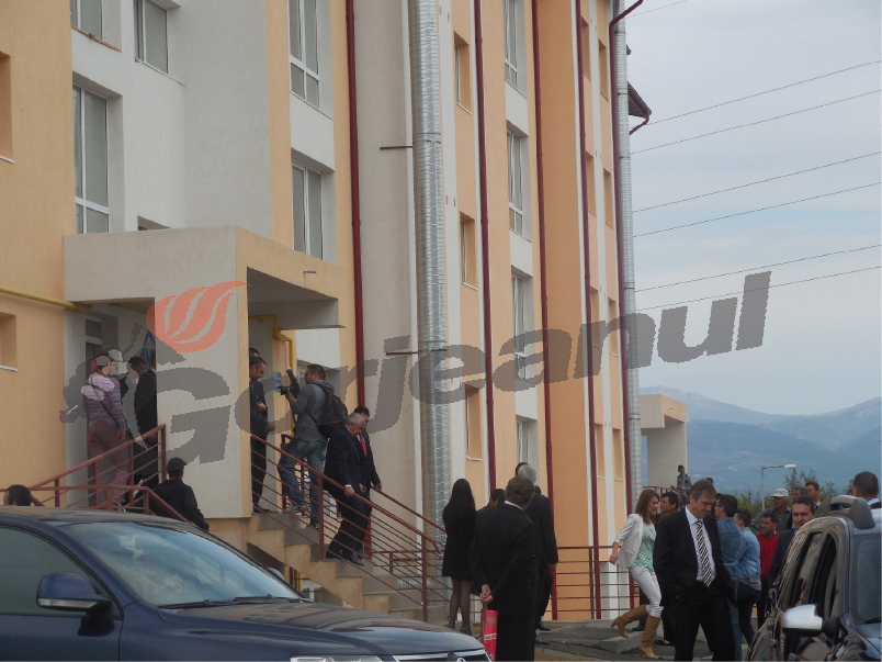 Premierul a vizitat locuinţele ANL din zona Narciselor