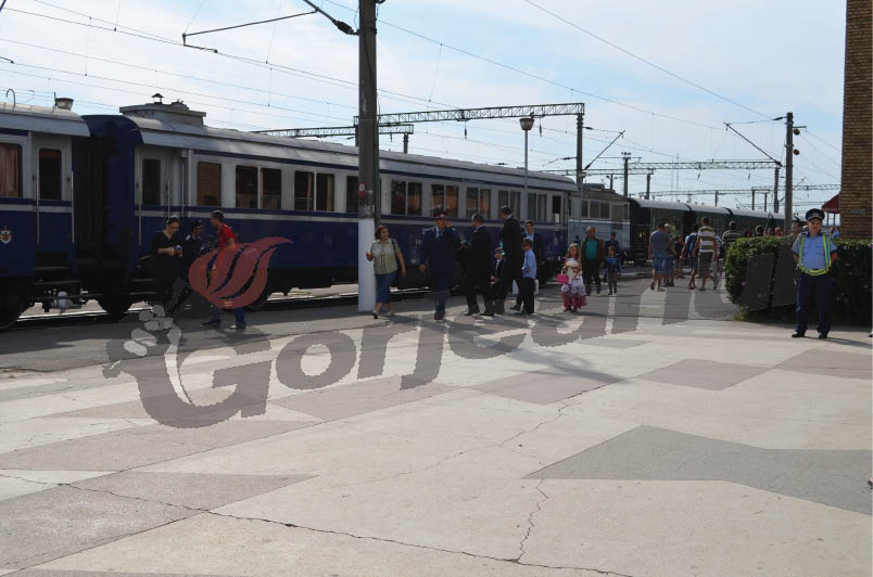 Trenul “Moldoviţa” străbate gratis Defileul Jiului, la Zilele Turismului Gorjean