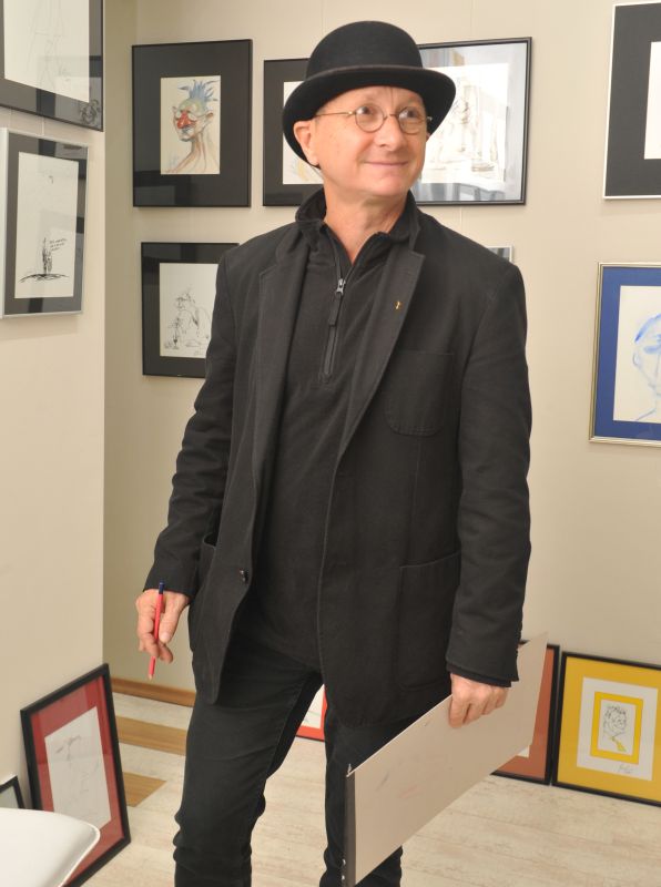 Horaţiu Mălăele expune la aniversarea Liceului „Constantin Brâncuşi” Peştişani