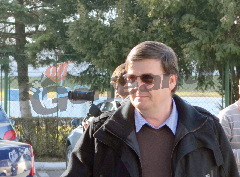 Fotbal – Condescu a plecat de la Pandurii, cu trei jucători, la F.C. Universitatea