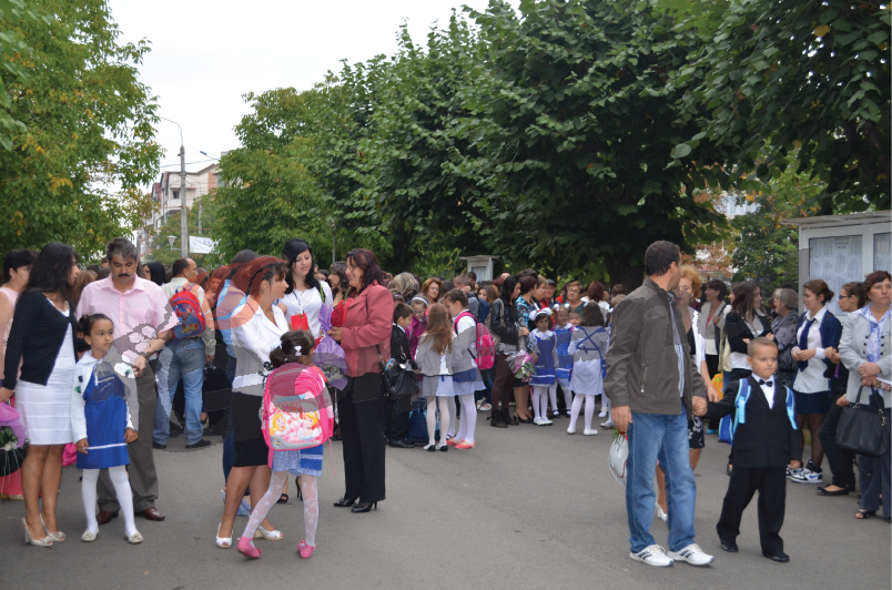 29 de elevi întorşi din străinătate, reînscrişi în şcoli din judeţ