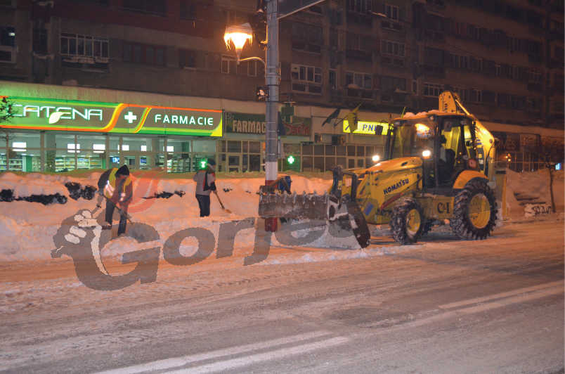 Trei societăţi private, deszăpezesc drumurile naţionale din Gorj