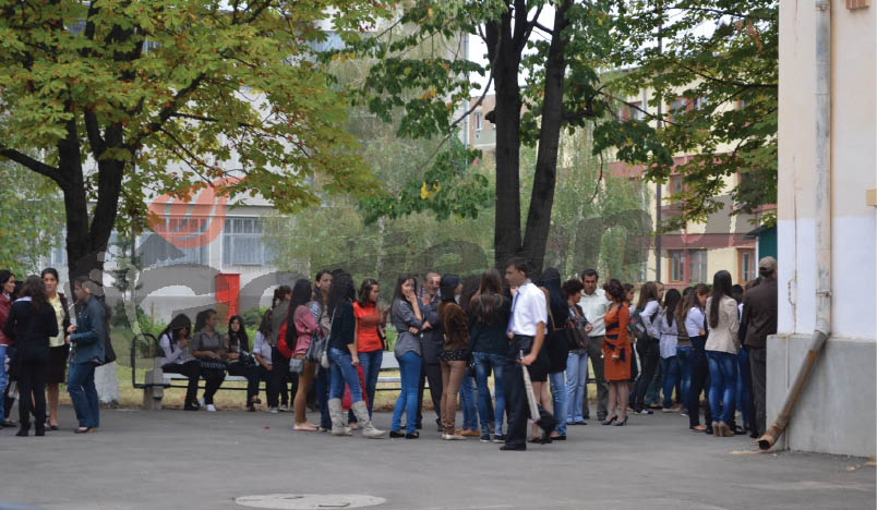 Ghiozdan sau poşetă?