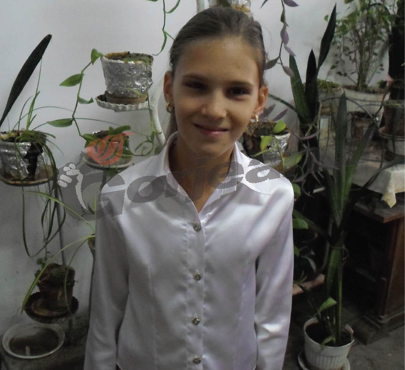 Stelele tinere ale „Doinei Gorjului” – Noua Maria Lătăreţu este Roxana Croitoru,o minunată fetiţă din Hobiţa, satul lui Brîncuşi