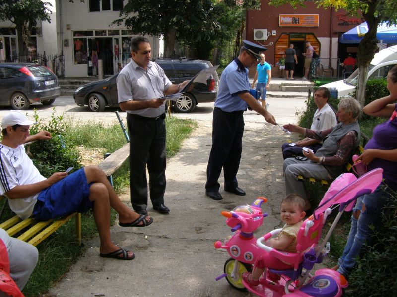 Acţiuni de prevenire a infracţiunilor comise cu violenţă şi a furturilor din maşini la Bumbeşti-Jiu