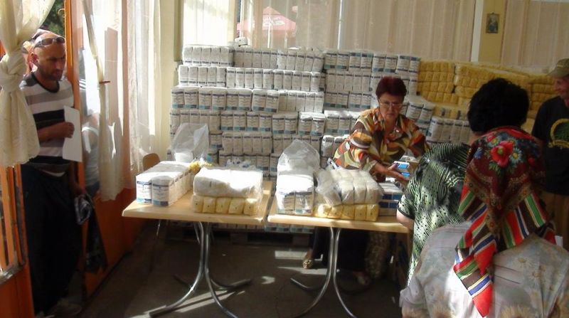 Rovinărenii, aşteptaţi să îşi ridice pachetele UE