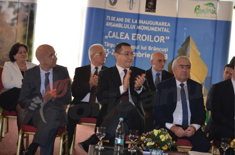 Ambasadorul Franţei şi Premierul României, prezenţi la Târgu-Jiu pentru Brâncuşi