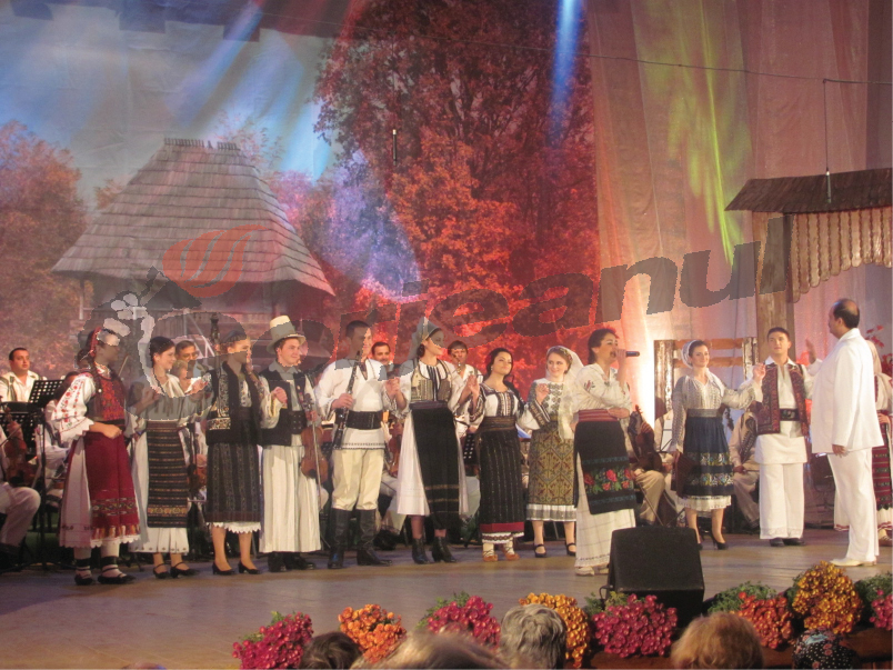 CL Târgu-Jiu dă 2.800 lei pentru Festivalul „Maria Lătăreţu”