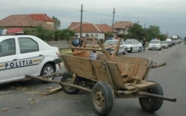 Căruţaş acroşat de un şofer neatent