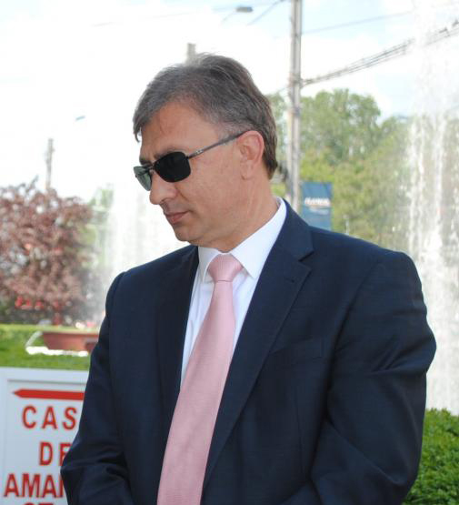 Dobriţoiu o ţine întinsă cu Caragea, Dian dă înapoi