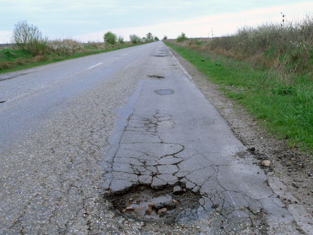 Pe DN 66 încă nu se lucrează