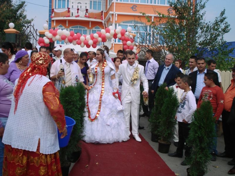 Nuntă cu scandal pentru regele Stănescu