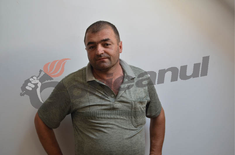 Ciobanul Golu, dat de două ori în judecată de primarul din Bumbeşti-Piţic