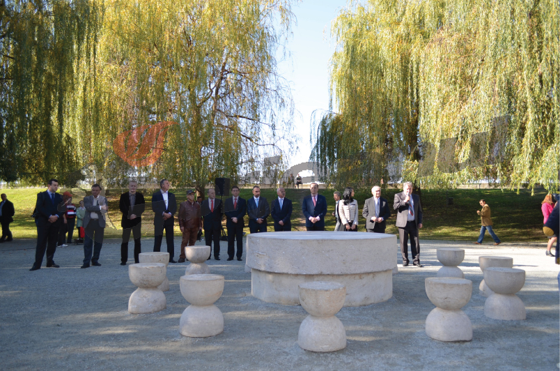 Târgujienii au rememorat Inaugurarea Ansamblului „Calea Eroilor”