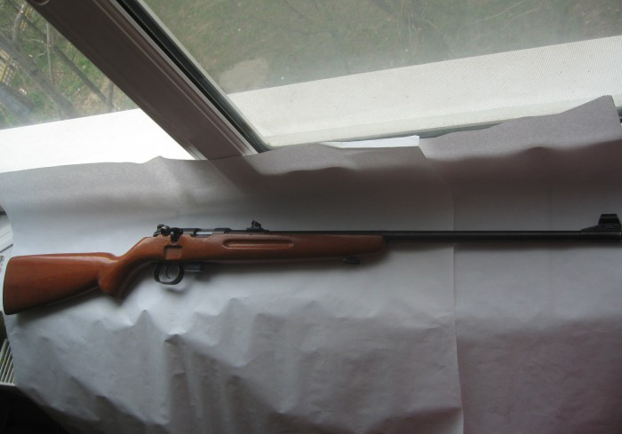 pusca_si_cureaua_lata