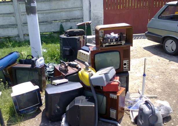 Se colectează deşeuri electrice şi electrocasnice, la Polovragi şi Alimpeşti