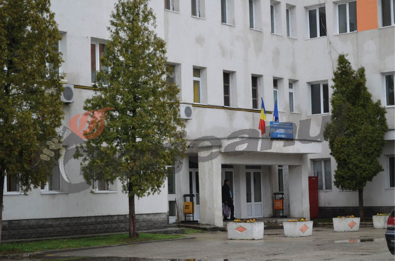 Angajaţii Spitalului Rovinari, la zi cu tichetele şi salariile