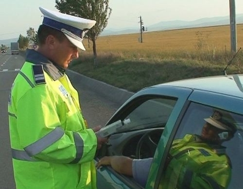Şofer beat şi fără permis, depistat în trafic