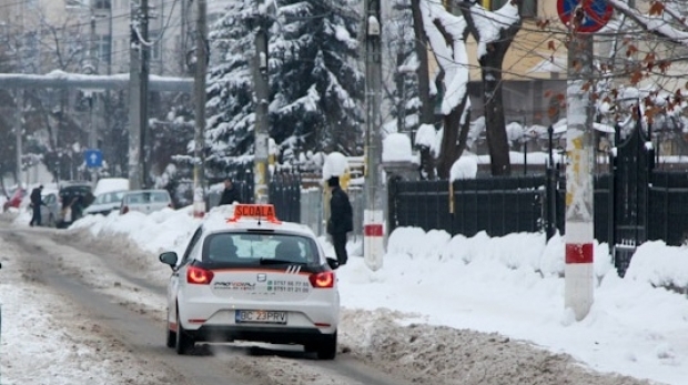 Proba practică pentru permisul auto, suspendată