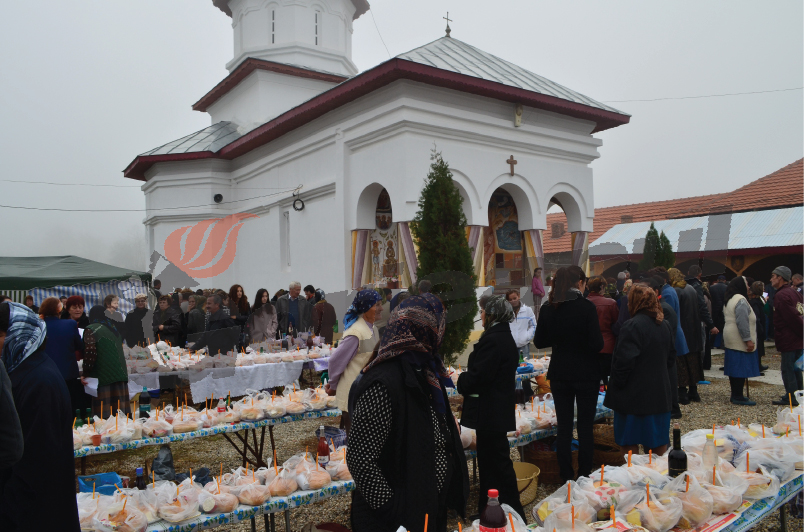 De Sf.Dumitru – 250 de pachete de la primarul Bârcă, pentru enoriaşii de la Poiana