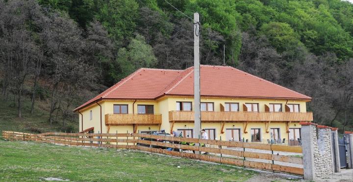 Vacanţă la ţară cu 175 de lei