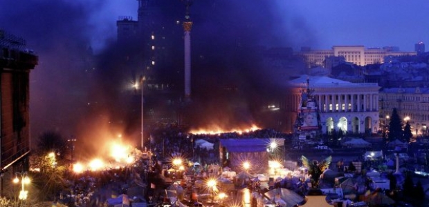 UPDATE UCRAINA : Focuri de armă cu muniţie de RĂZBOI la Kiev: Cel puţin 100 de morţi şi 500 de răniţi. 67 de poliţişti au fost luaţi ostatici de protestatari