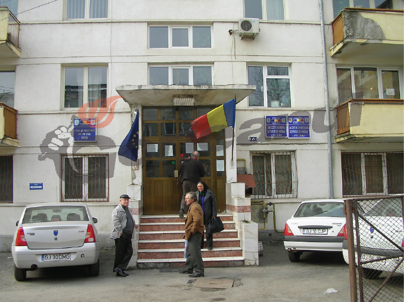 1800 de vârstnici din Gorj au popriri pe pensii