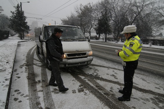 Cercetaţi pentru conducere sub influenţa alcoolului