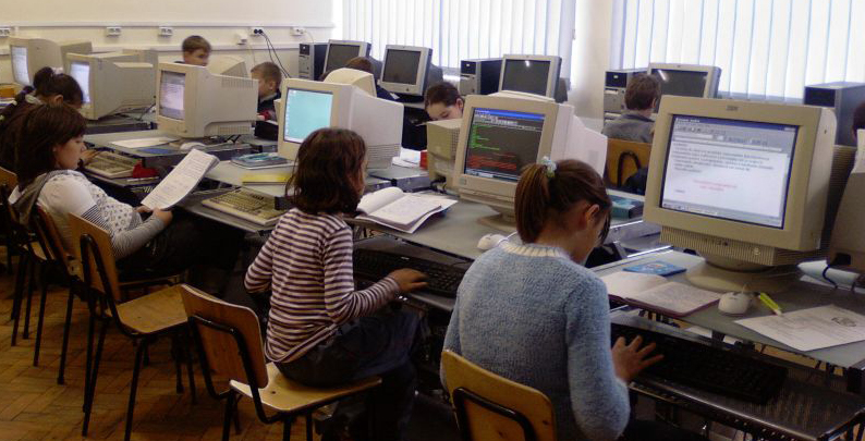 Ghid pentru utilizarea în siguranţă a internetului de către copii