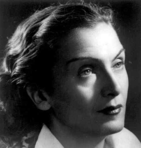 Maria Tănase a fost un stejar cu rădăcini înfipte adânc în pământul României, nu pasăre călătoare(II)