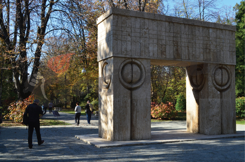 Poarta Sărutului are dosar penal