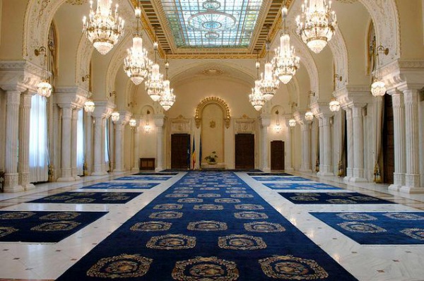 De astă dată, vor avea românii înţelepciunea de a-şi alege un preşedinte onest şi destoinic, fără porunci din afară?