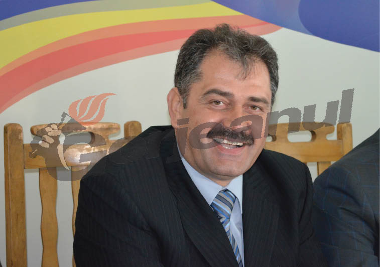 Gura târgului – Tenică a bătut la toate uşile pentru a rămâne consilier local la Bumbeşti-Jiu