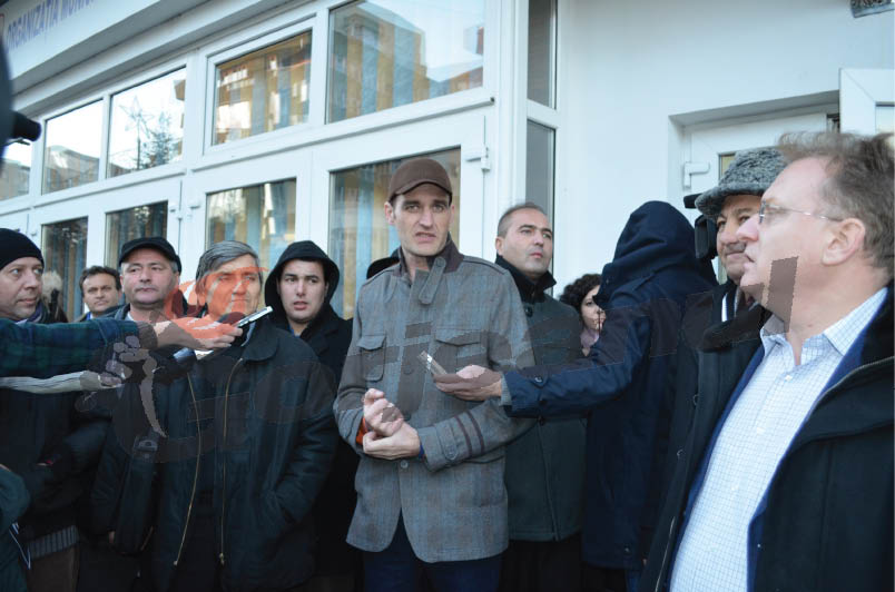 PDL Gorj face miting peste drum de sediul PSD