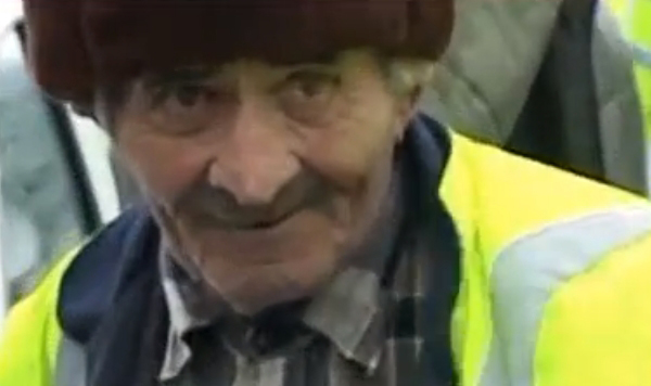 Bătrân rătăcit în pădure, găsit de un câine poliţist