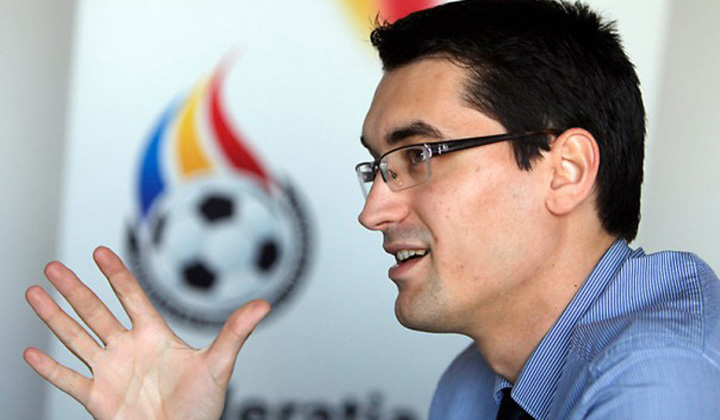 Licențierea rămâne