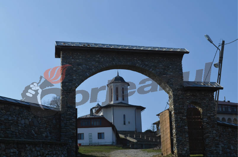 Mitropolitul Olteniei va sluji duminică la Mănăstirea Dealu Mare