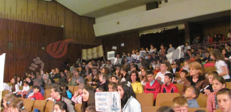 Şcoala Gimnazială Novaci participă la „Picături de lumină”