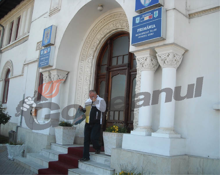 Nouă posturi din cadrul Primăriei Târgu-Jiu, scoase la concurs