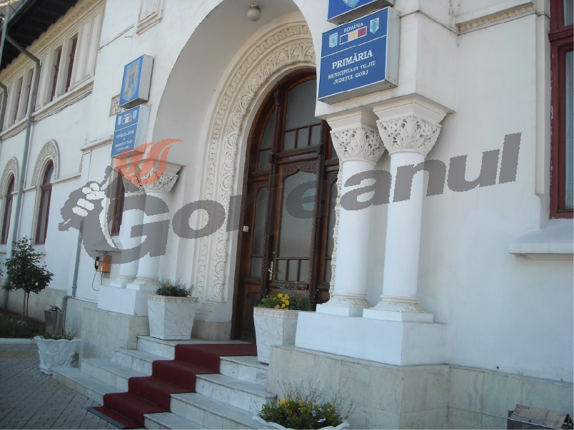 Opt sechestre pentru neplata impozitelor