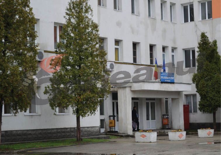 A intrat cu maşina într-un cap de pod