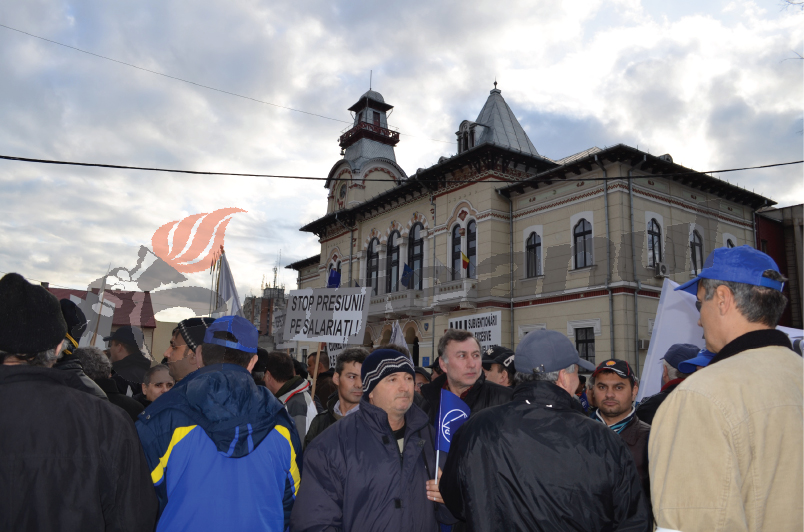 1000 de sindicalişti ai FNME, sâmbătă la miting în faţa Diviziei Miniere