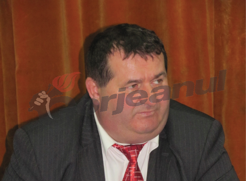 Gura târgului – Petrescu, director la UEF Motru în luna mai