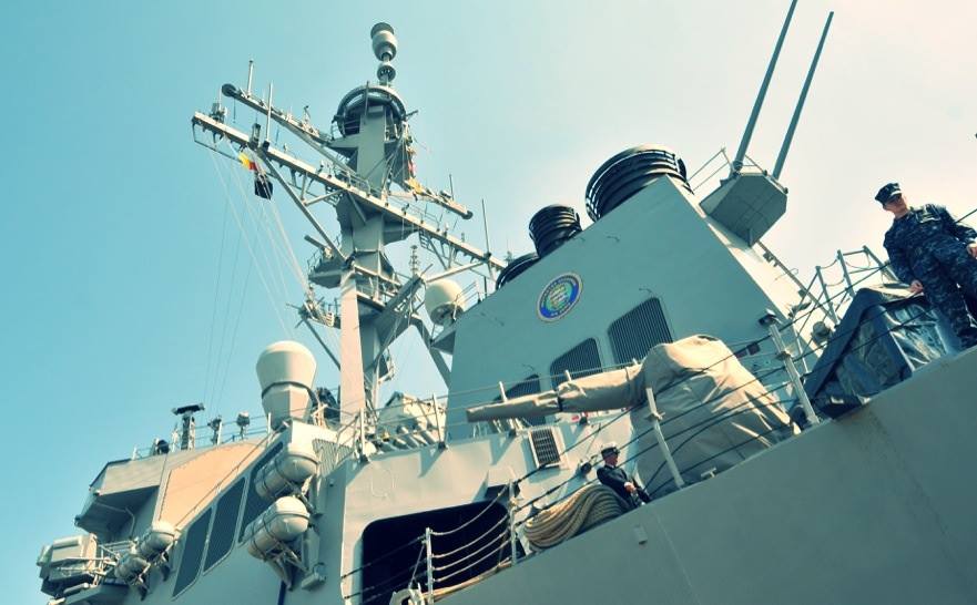 Comandantul distrugătorului Cook: Prezenţa navei în Marea Neagră întăreşte parteneriatul cu România