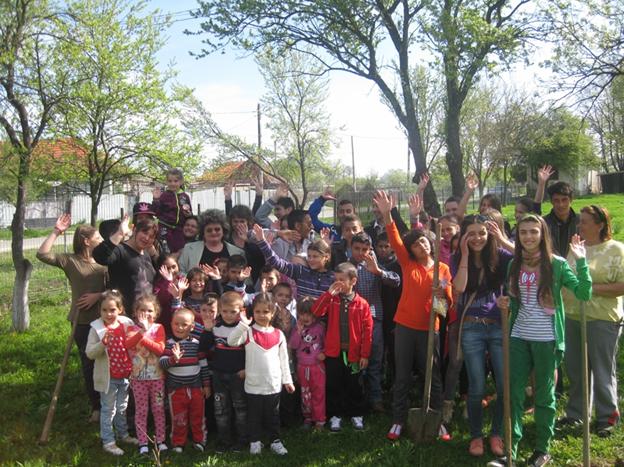 “Un pom, o floare, o rază de soare!”, la Şcoala Gimnazială Budieni