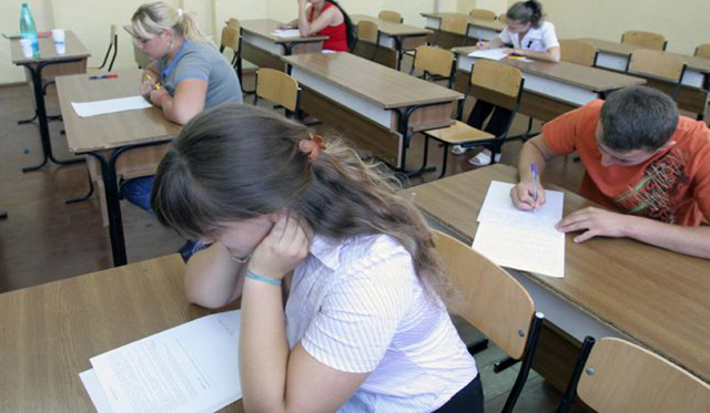 Premii, medalii şi menţiuni pentru elevii gorjeni, la olimpiadele de fizică, chimie şi biologie