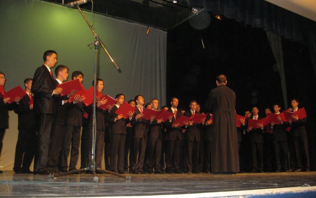 Festival de tradiţii şi obiceiuri de Paşti