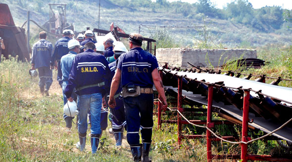 Minerii de la Husnicioara şi-au primit primele de Paşti