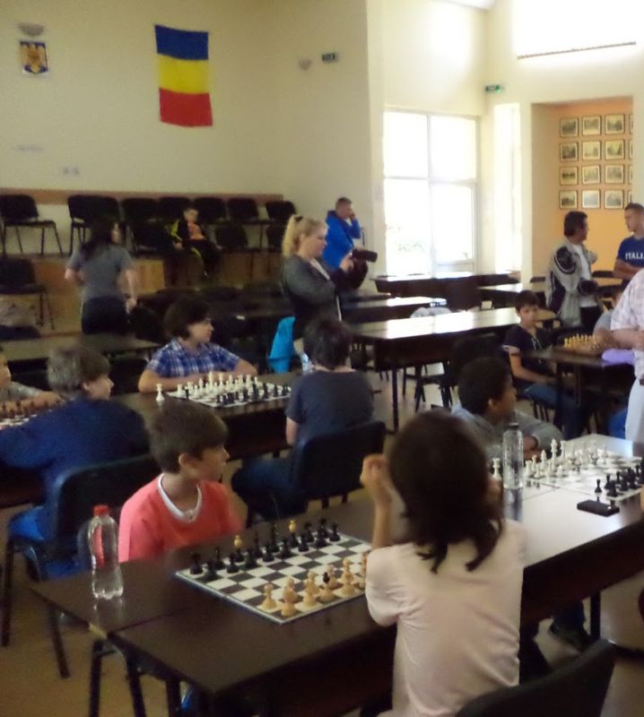 Lecţii de şah la şcoală pentru elevii din învăţământul primar