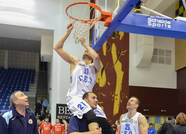 Baschetbaliștii, premiați de oficialități